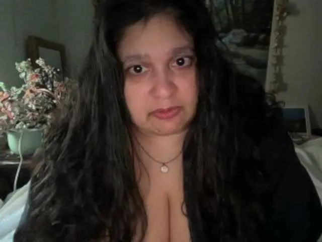 Live sex webcam photo for DUMBHOEMELANIE #292370132