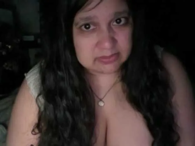 Live sex webcam photo for DUMBHOEMELANIE #292374488