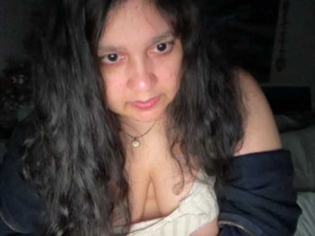 Live sex webcam photo for DUMBHOEMELANIE #292399487