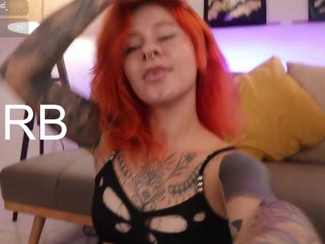 Live sex webcam photo for Daarlene #291885376