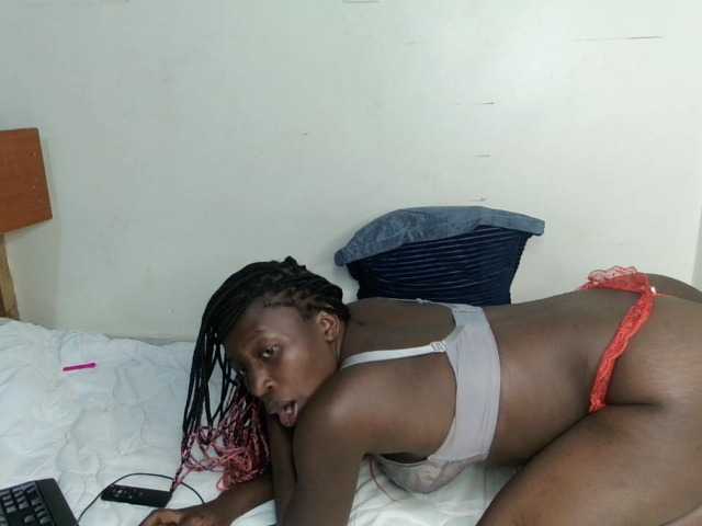 Live sex webcam photo for Daddiesgirl #276385258