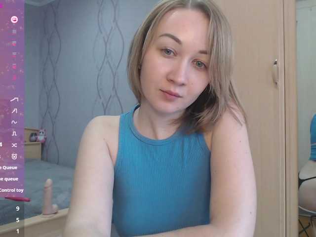 Live sex webcam photo for DaddysSluttyGirl #290710039