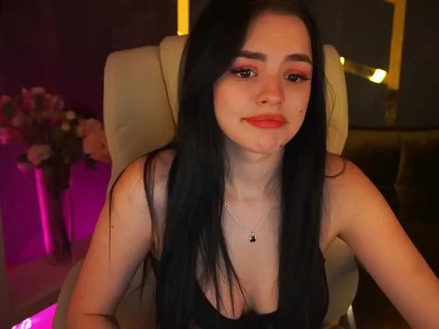 Live sex webcam photo for DaenerysDaen #276914315