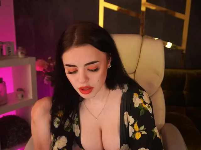Live sex webcam photo for DaenerysDaen #277107274