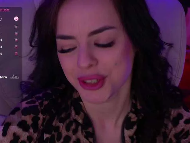 Live sex webcam photo for DaenerysDaen #290335542