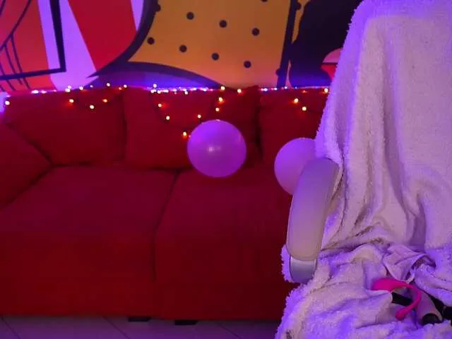 Live sex webcam photo for DaenerysDaen #290360363