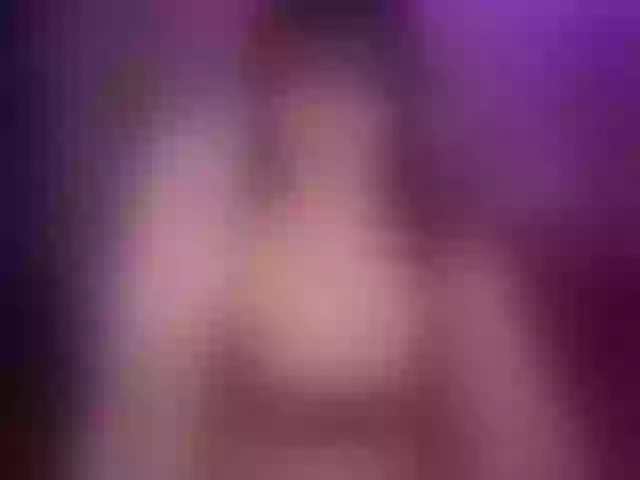 Live sex webcam photo for DaenerysDaen #290636398