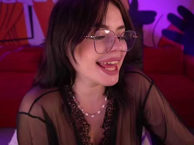 Live sex webcam photo for DaenerysDaen #291640217