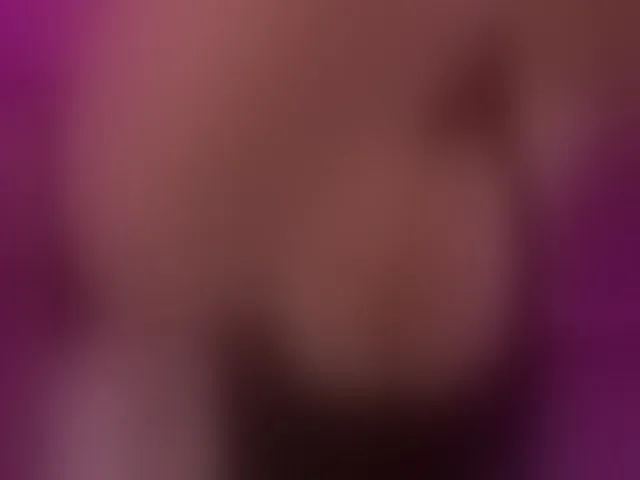 Live sex webcam photo for DaenerysDaen #293878506