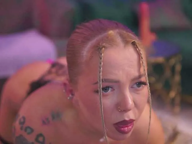 Live sex webcam photo for DaenerysDrogo #290335416