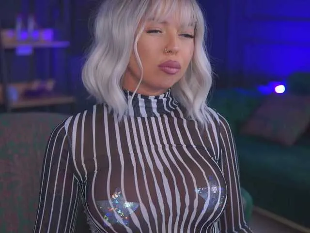 Live sex webcam photo for DaenerysDrogo #290589282