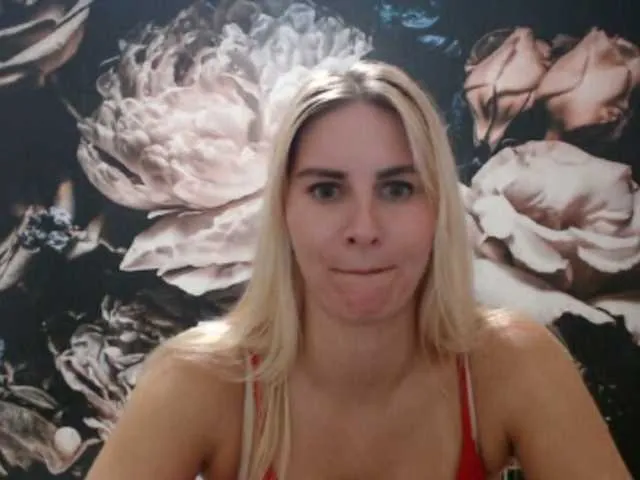 Live sex webcam photo for DagmarieFoxy #291839424