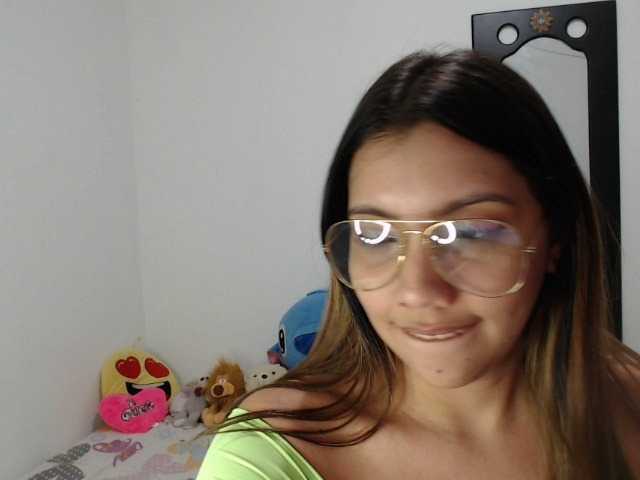 Live sex webcam photo for Daily-REYES01 #272214122