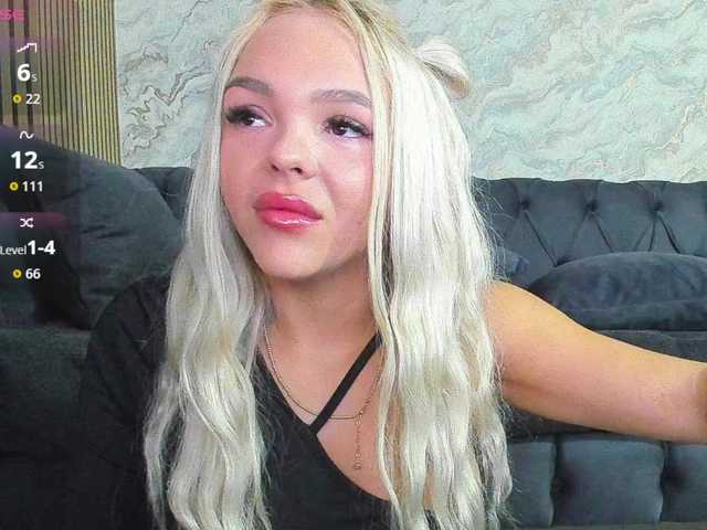 Live sex webcam photo for DaisyAbby03 #292056435