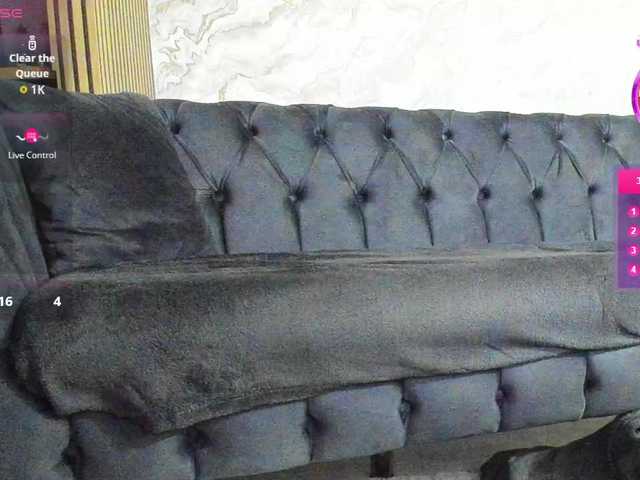 Live sex webcam photo for DaisyAbby03 #292079843