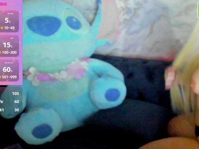 Live sex webcam photo for DaisyAbby03 #292281382