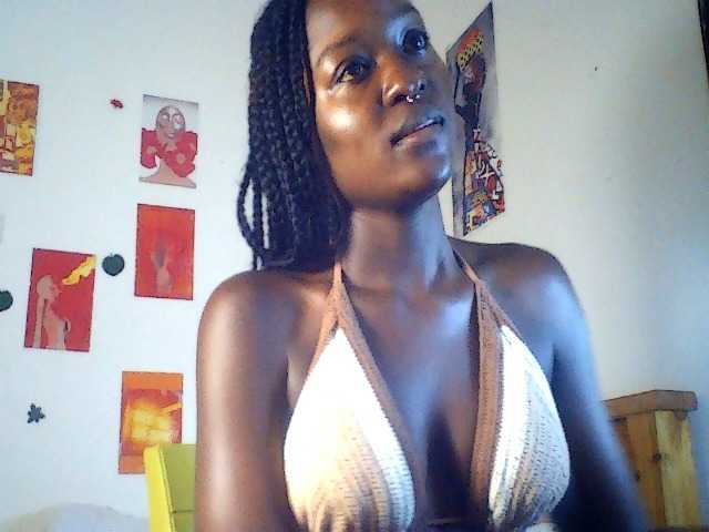 Live sex webcam photo for Daisyi #294267644