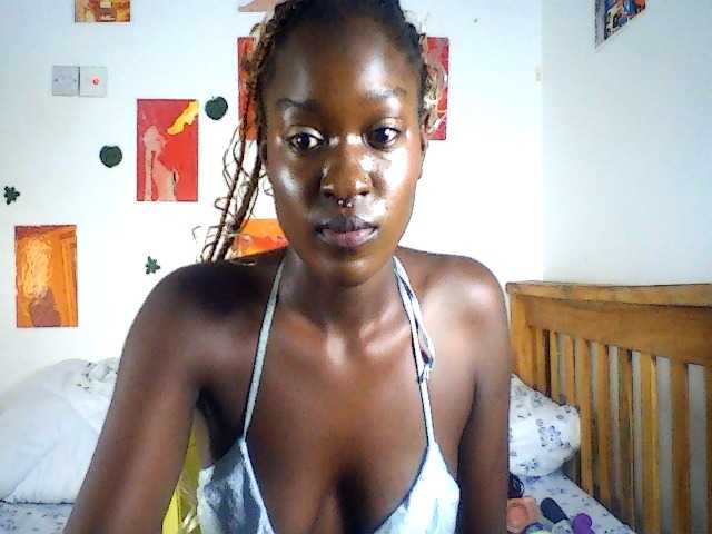 Live sex webcam photo for Daisyi #294295099
