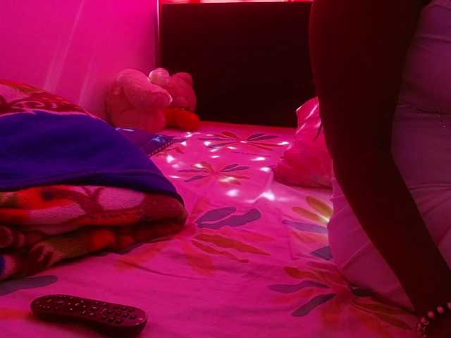 Live sex webcam photo for Daizy-cooper #271786211