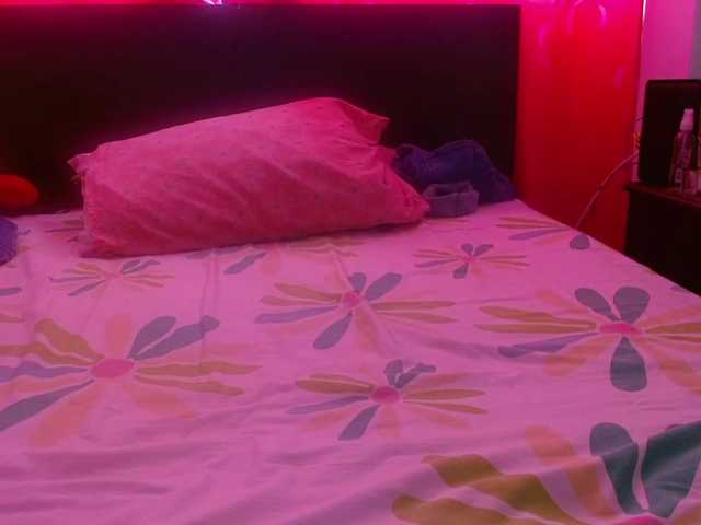 Live sex webcam photo for Daizy-cooper #271831662