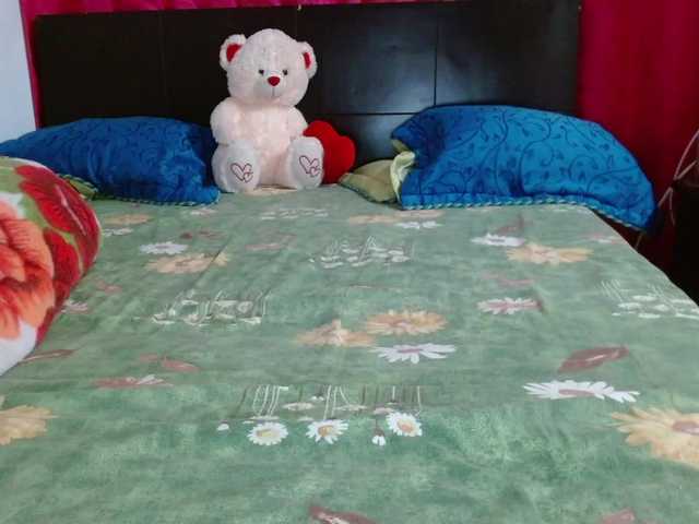 Live sex webcam photo for Daizy-cooper #272089629