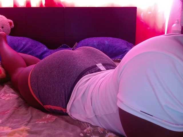 Live sex webcam photo for Daizy-cooper #272113707