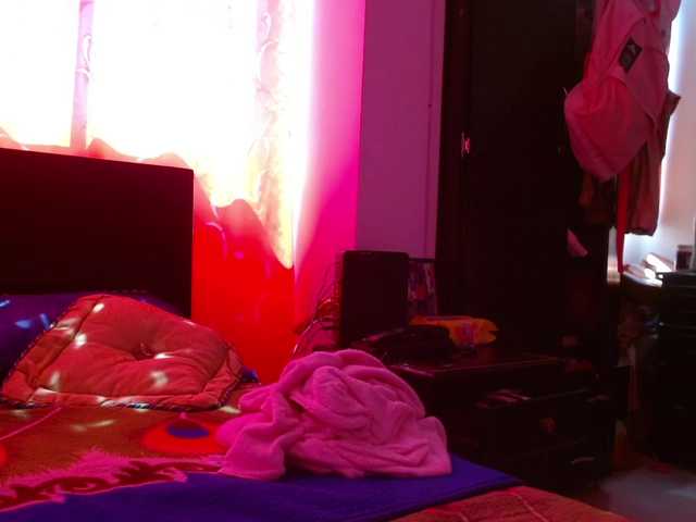 Live sex webcam photo for Daizy-cooper #272207326