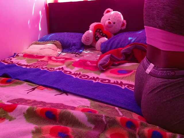 Live sex webcam photo for Daizy-cooper #272230655