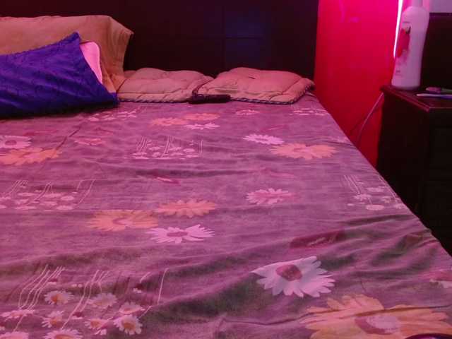 Live sex webcam photo for Daizy-cooper #272284242