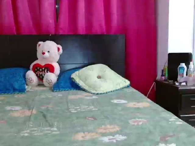 Live sex webcam photo for Daizy-cooper #272337366