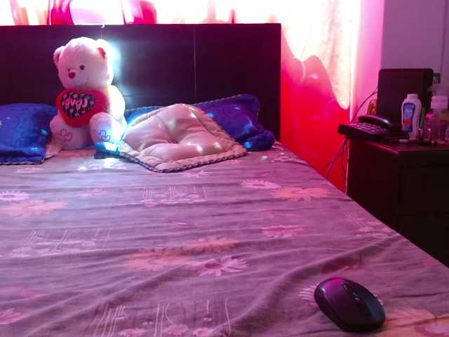 Live sex webcam photo for Daizy-cooper #272361837