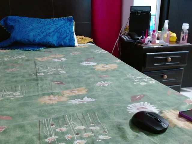 Live sex webcam photo for Daizy-cooper #272430808