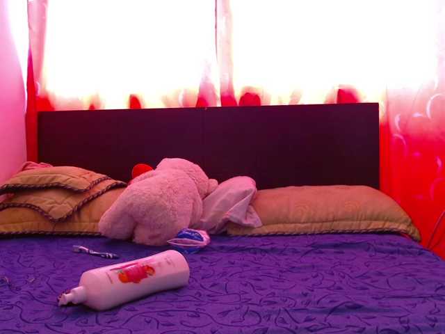 Live sex webcam photo for Daizy-cooper #272909604