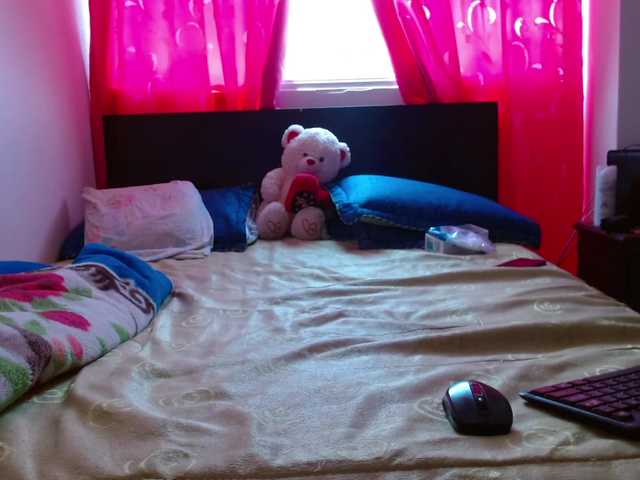 Live sex webcam photo for Daizy-cooper #272955354