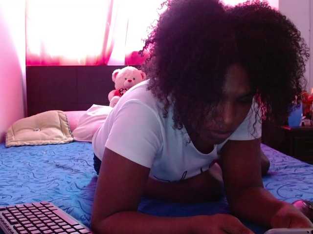 Live sex webcam photo for Daizy-cooper #273649604