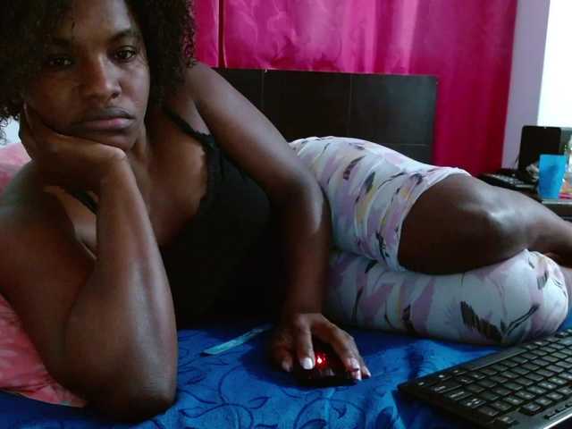 Live sex webcam photo for Daizy-cooper #273705867