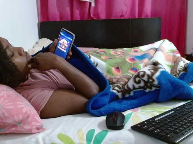 Live sex webcam photo for Daizy-cooper #273893145