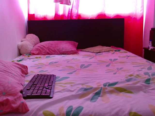 Live sex webcam photo for Daizy-cooper #273900801