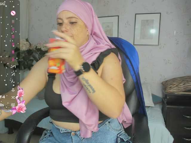 Live sex webcam photo for Daliaa #292184774