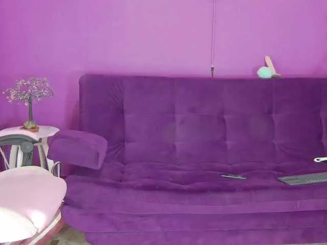 Live sex webcam photo for Daliana-Gounbolt #291153629