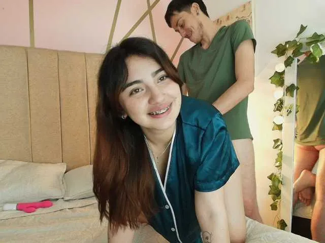 Live sex webcam photo for Damian-n-Maya #291244734