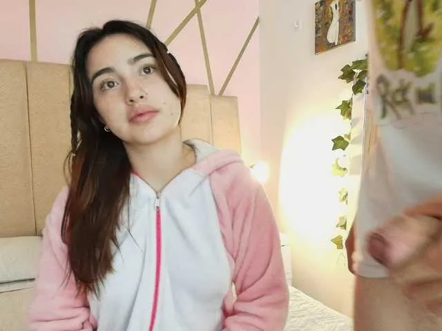 Live sex webcam photo for Damian-n-Maya #291307536