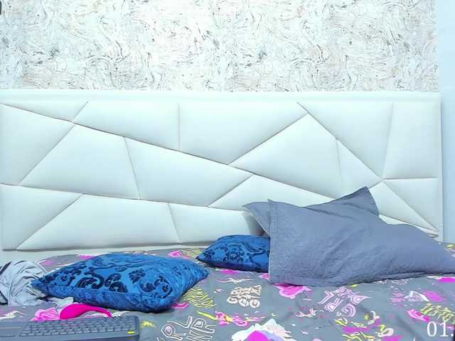 Live sex webcam photo for DamianAndKim #272941382