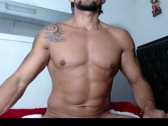 Live sex webcam photo for DamienFit #285646059