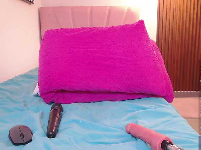 Live sex webcam photo for Daneshka-Heart #290930137