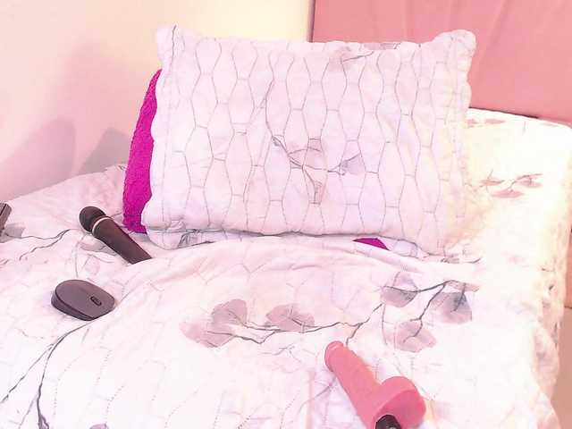 Live sex webcam photo for Daneshka-Heart #290984273