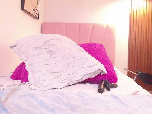 Live sex webcam photo for Daneshka-Heart #290991026