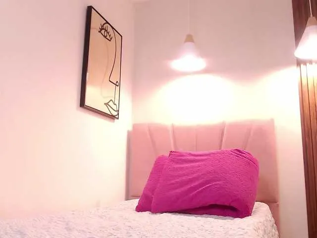 Live sex webcam photo for Daneshka-Heart #291760383