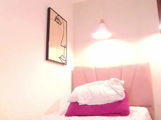 Live sex webcam photo for Daneshka-Heart #291778854