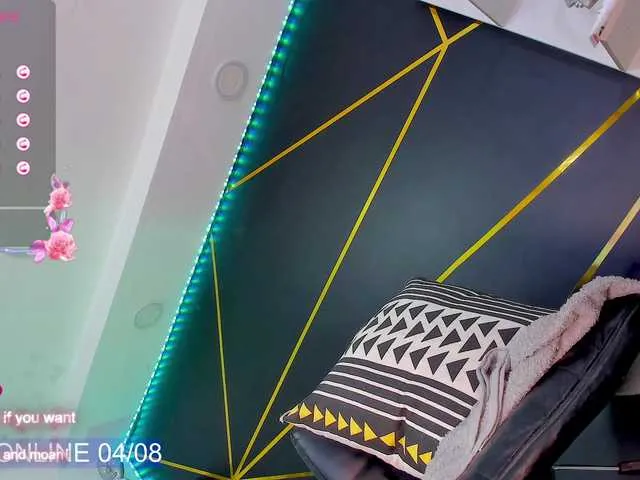 Live sex webcam photo for Dani-Sweet-Ts #288446106